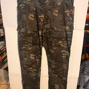 Men's Tactical Camouflage Cargo Pants Size 38 Outdoor Utility Cotton Blend